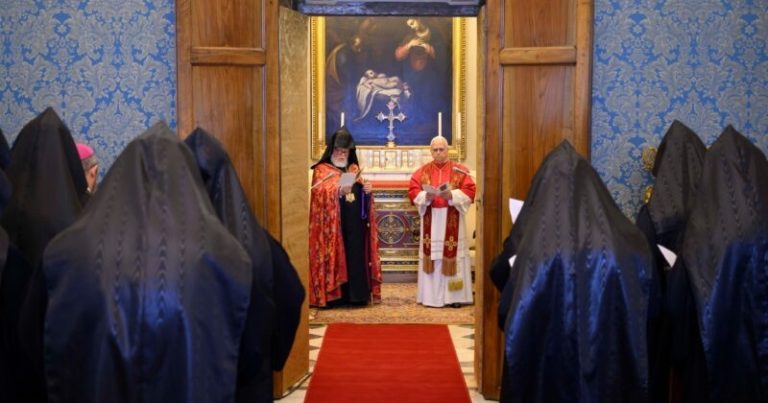 Roma Papası erməniləri Xankəndi ilə bağlı PƏRT elədi