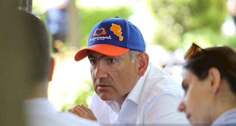 Paşinyan qəzəbləndi: Robun itləri! Serjin itləri! – VİDEO Paşinyan qəzəbləndi: Robun itləri! Serjin itləri! – VİDEO
