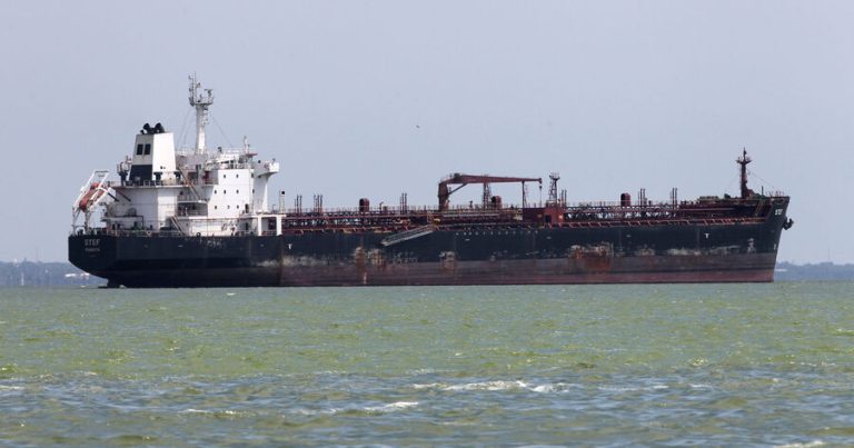 Səudiyyə Ərəbistanına məxsus üç supertanker atəşkəs razılaşmasından sonra Hörmüz boğazından keçib Səudiyyə Ərəbistanına məxsus üç supertanker atəşkəs razılaşmasından sonra Hörmüz boğazından keçib