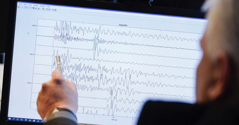 İndoneziya sahillərində 6,7 maqnitudalı güclü zəlzələ baş verib
