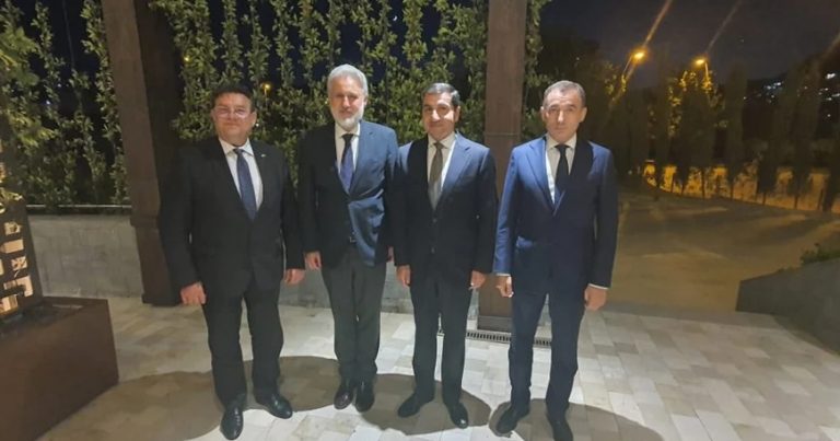 Hikmət Hacıyev rumıniyalı həmkarı ilə GÖRÜŞDÜ – FOTO