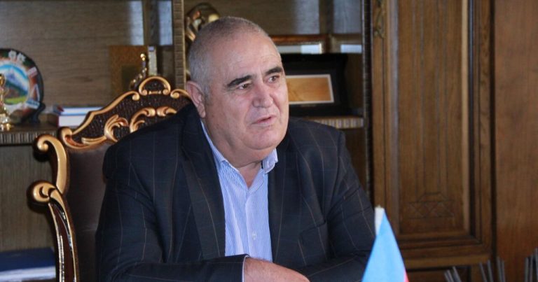 2 günlük gecikməyə görə 20 min manat cərimə İDDİASI – İsfəndiyar Axundovun adı yenə GÜNDƏMDƏ