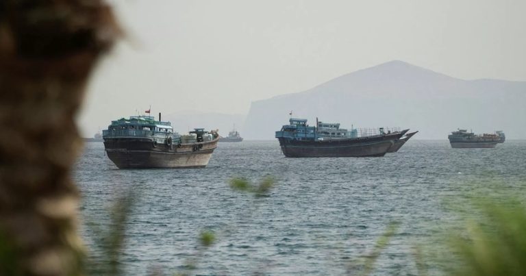 Tehran danışıqları dayandırdı, Hörmüz boğazının bağlı qalacağını açıqladı Tehran danışıqları dayandırdı, Hörmüz boğazının bağlı qalacağını açıqladı