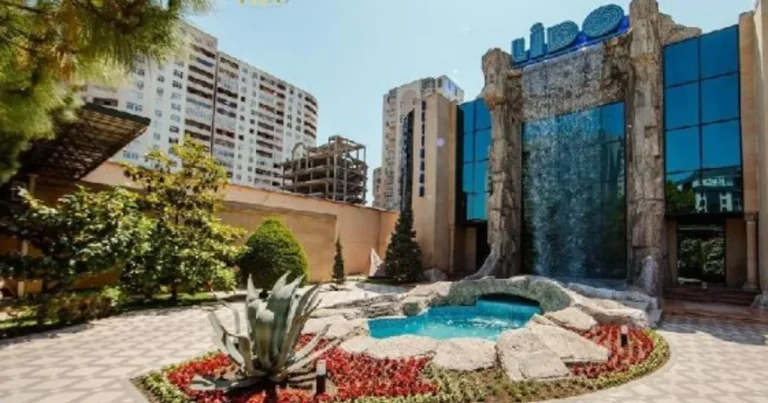 Bakıda restoranda qadın qəfil vəfat etdi Bakıda restoranda qadın qəfil vəfat etdi