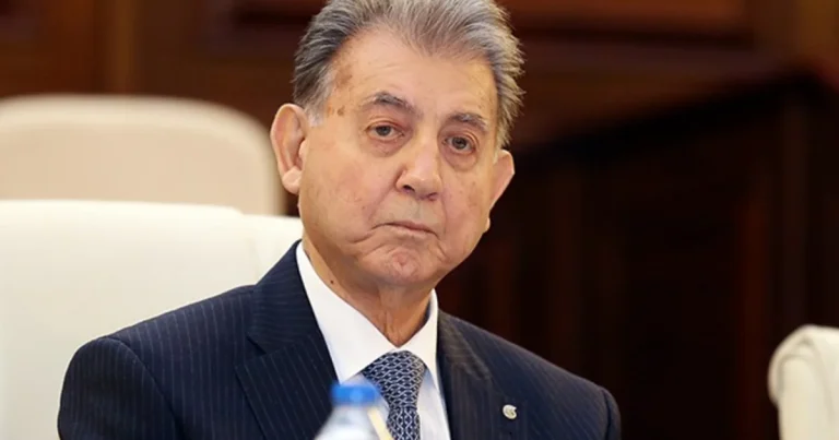 Akif Əlizadə vəzifəsindən azad olundu