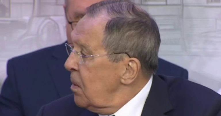 Sergey Lavrov jurnalistlərlə görüşdə SÖYÜŞ SÖYDÜ – VİDEO