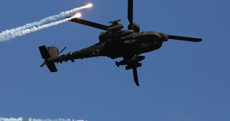 Tramp: İran Hörmüz boğazı üzərində ABŞ-ın Apache helikopterini vurub