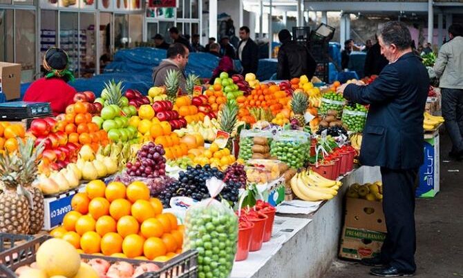 Bazarlarda meyvə və tərəvəz ucuzlaşdı: Yeşiyi 1 manat