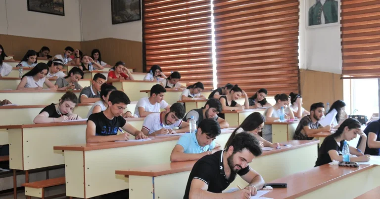 İyulun 13-dən tələbələrin yerdəyişməsi üzrə sənəd qəbuluna başlanılır