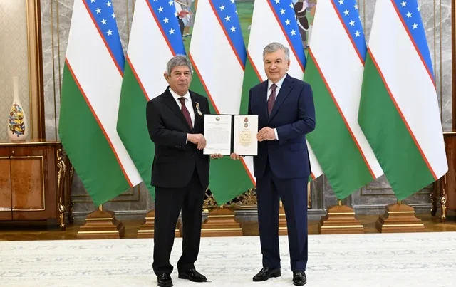 Azərbaycanlı səfir Özbəkistanda ordenlə təltif edildi – FOTO Azərbaycanlı səfir Özbəkistanda ordenlə təltif edildi – FOTO