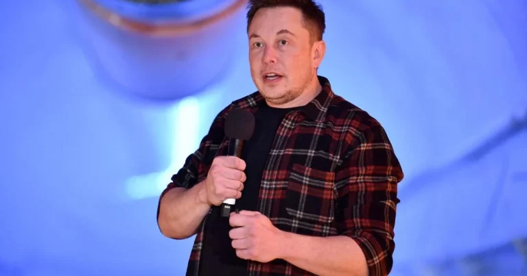 Avstraliyanın ən varlı qadını SpaceX-ə 1 milyard dollardan çox sərmayə yatırıb