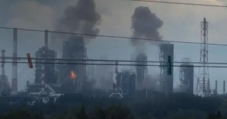 Ukrayna Omsk Neft Emalı Zavoduna zərbə endirildiyini açıqladı