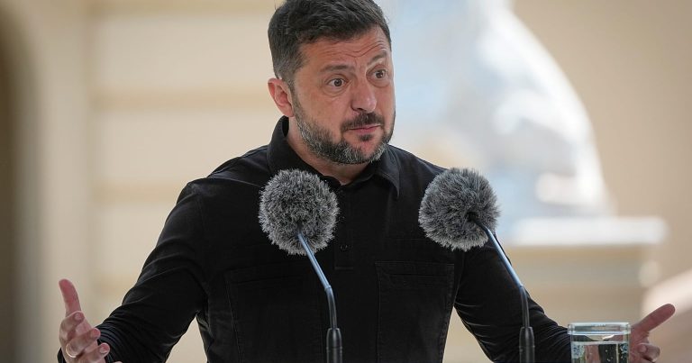Zelenski: Rusiya Dnepropetrovsk vilayətinə Şimali Koreya raketi ilə zərbə endirib