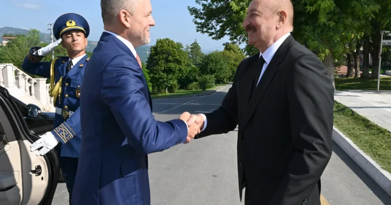 Prezident: “Azərbaycan-Slovakiya siyasi əlaqələri çox yüksək səviyyədədir” Prezident: “Azərbaycan-Slovakiya siyasi əlaqələri çox yüksək səviyyədədir”