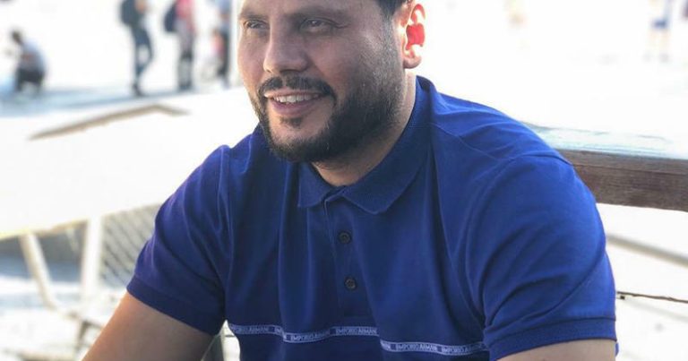 Zaur Kamal ağır qəzaya düşdü: Avtomobili yararsız haldadır – (Foto) Zaur Kamal ağır qəzaya düşdü: Avtomobili yararsız haldadır – (Foto)