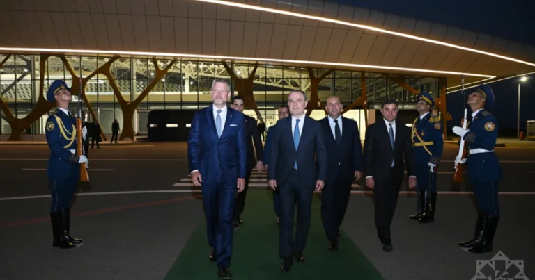 Slovakiya prezidenti Füzuli aeroportundan təyyarə ilə Bakı şəhərinə yola düşüb – FOTO