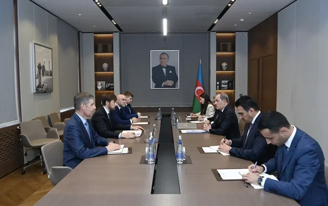 Putinin köməkçisi Azərbaycana gəlib – FOTO