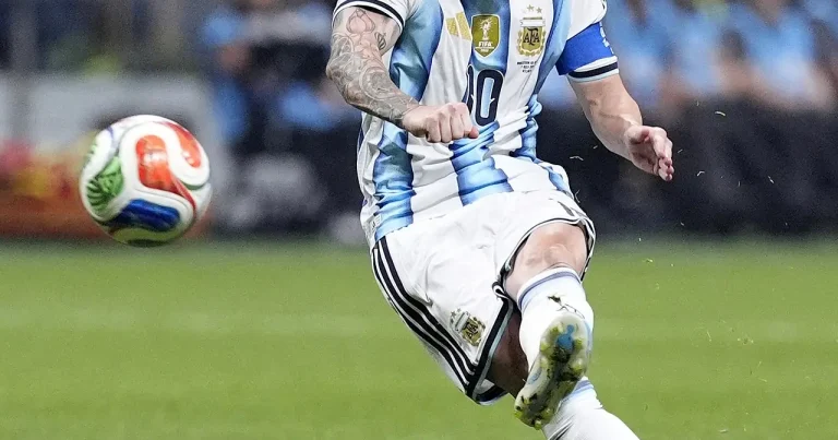 Messi dünya çempionatlarında antirekorda imza atdı