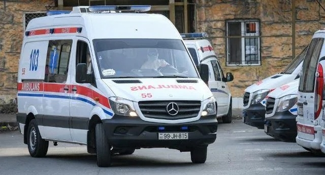 Bakıda taksi ağır qəza törətdi: 3 iranlı tələbə…