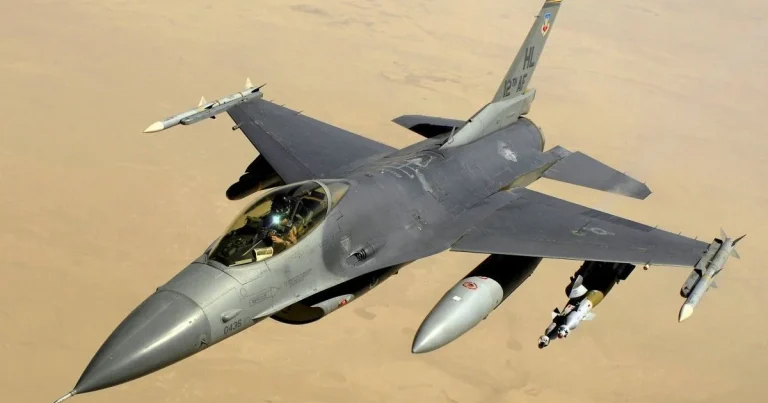 Rumıniya F-16 ilə hava məkanını pozan PUA-nı ilk dəfə vurdu