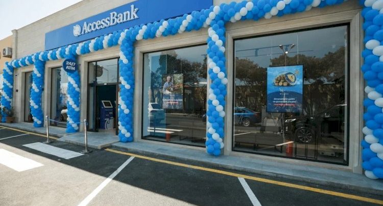 Şirkətlər “AccessBank”dan pullarını geri çəkir Şirkətlər “AccessBank”dan pullarını geri çəkir