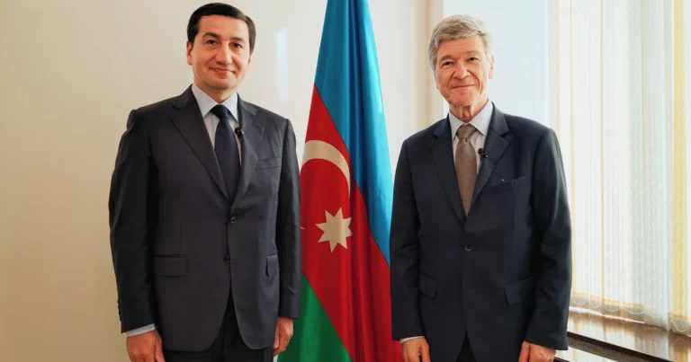 Hikmət Hacıyev Ceffri Saks ilə görüşdü – FOTO