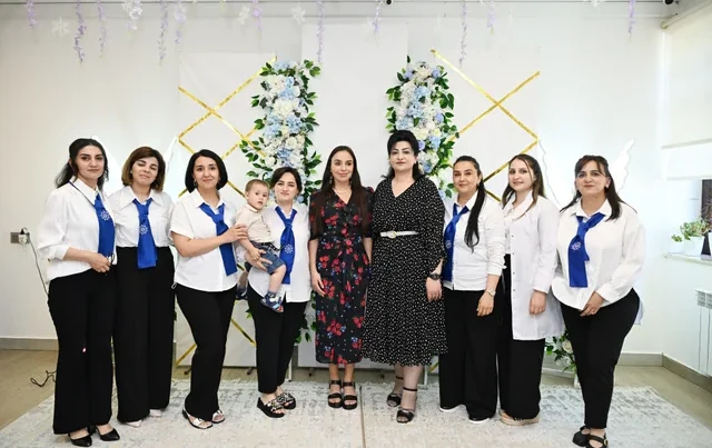 Leyla Əliyeva Şəkidə Uşaq evi sosial xidmət müəssisəsinin sakinləri ilə görüşüb – FOTO Leyla Əliyeva Şəkidə Uşaq evi sosial xidmət müəssisəsinin sakinləri ilə görüşüb – FOTO