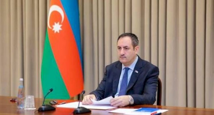 Naxçıvan Ali Məclisində şortikdə gəzən kim olub? Naxçıvan Ali Məclisində şortikdə gəzən kim olub?