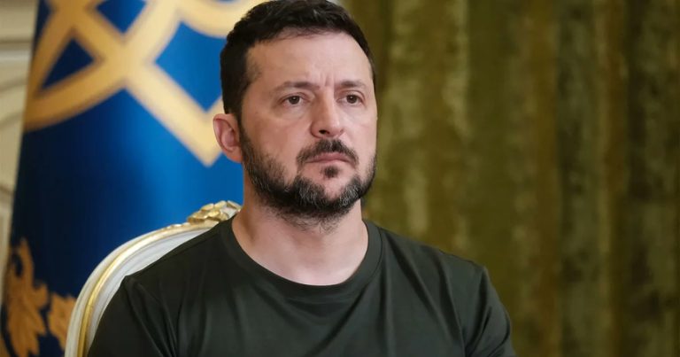Zelenski baş nazirə istefa təklif etdi