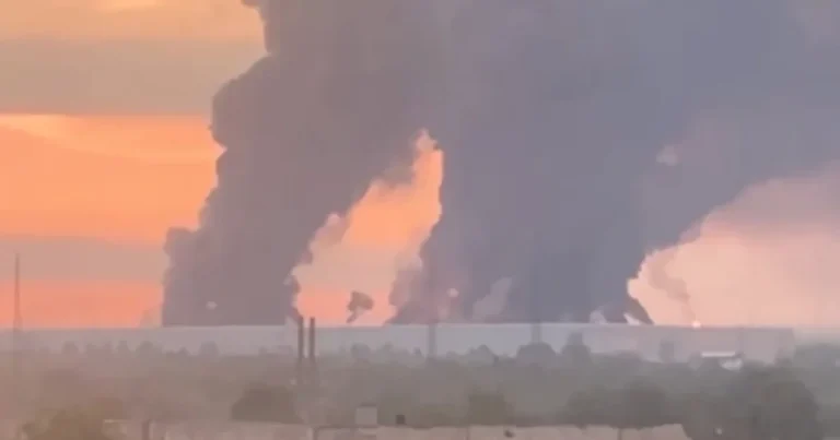 Ukrayna Rusiyada neft emalı zavoduna zərbə endirib – VİDEO