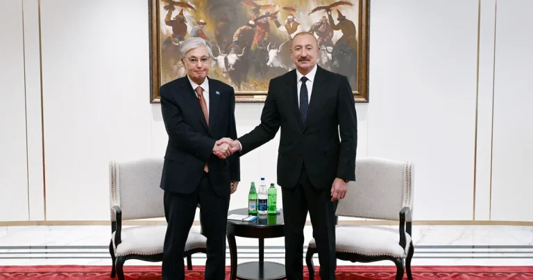 Azərbaycan və Qazaxıstan prezidentlərinin Bişkekdə görüşü olub – FOTO – VİDEO Azərbaycan və Qazaxıstan prezidentlərinin Bişkekdə görüşü olub – FOTO – VİDEO