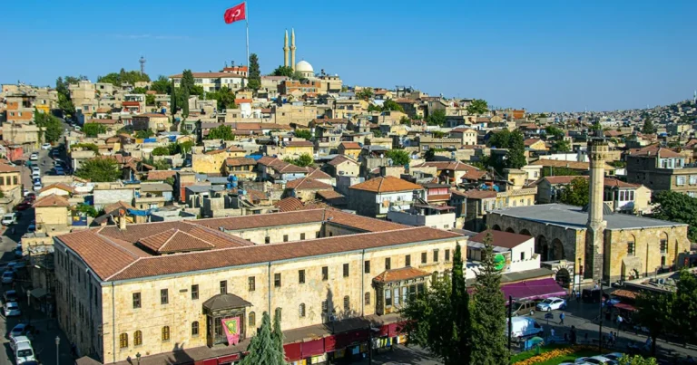 Türkiyədə gecə saatlarında ZƏLZƏLƏ