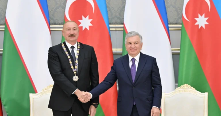 Daşkənddə Azərbaycan və Özbəkistan prezidentlərinin təltifolunma mərasimi keçirilib – FOTO Daşkənddə Azərbaycan və Özbəkistan prezidentlərinin təltifolunma mərasimi keçirilib – FOTO