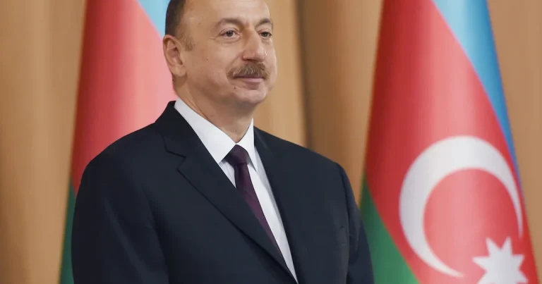 Azərbaycan ilə Özbəkistanın prezidentləri və birinci xanımları Buxarada İsmayıl Samani türbəsi ilə tanış olublar Azərbaycan ilə Özbəkistanın prezidentləri və birinci xanımları Buxarada İsmayıl Samani türbəsi ilə tanış olublar