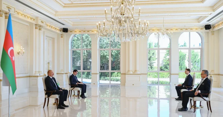 İlham Əliyev Almaniyanın Azərbaycana yeni təyin olunmuş səfirini qəbul edib – FOTO