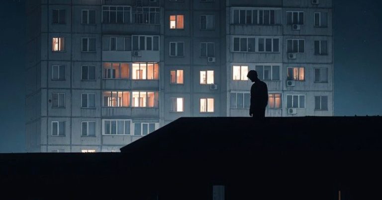 Yasamalda 18 yaşlı oğlan binadan yıxılıb öldü