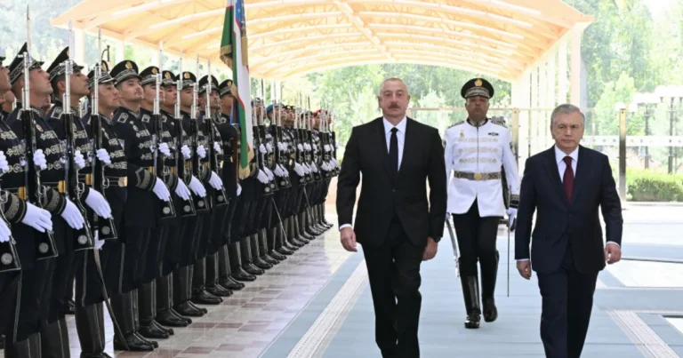 İlham Əliyev: “Azərbaycanla Özbəkistan arasında ticarət dövriyyəsi üç dəfədən çox artıb” İlham Əliyev: “Azərbaycanla Özbəkistan arasında ticarət dövriyyəsi üç dəfədən çox artıb”