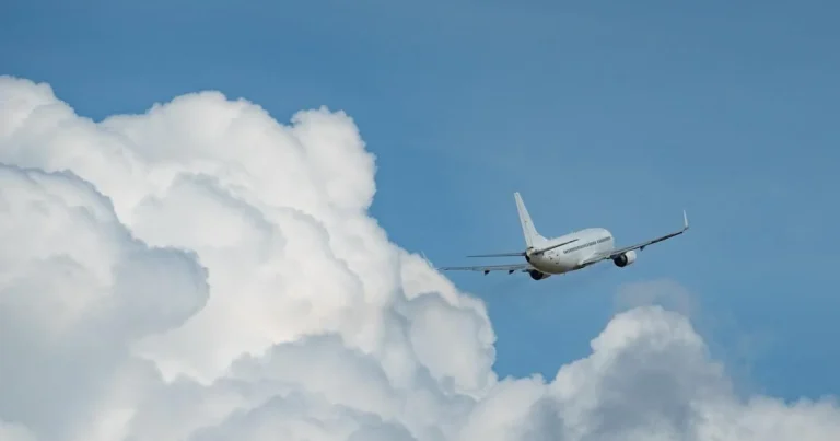 Air India reysində fövqəladə hadisə: güclü turbulensiya sərnişinləri yaraladı Air India reysində fövqəladə hadisə: güclü turbulensiya sərnişinləri yaraladı