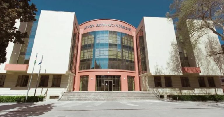 “Səs-küydən otura bilmirik” – Avropa Azərbaycan Məktəbindən NARAZILIQ – VİDEO “Səs-küydən otura bilmirik” – Avropa Azərbaycan Məktəbindən NARAZILIQ – VİDEO