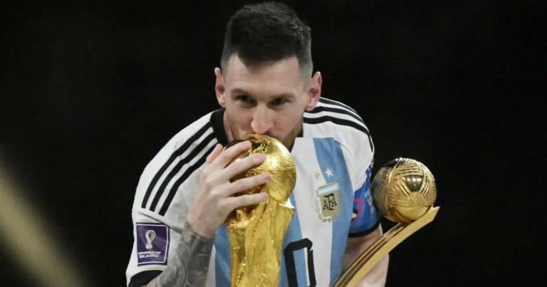 Lionel Messi Argentina millisində karyerasını başa vurdu Lionel Messi Argentina millisində karyerasını başa vurdu
