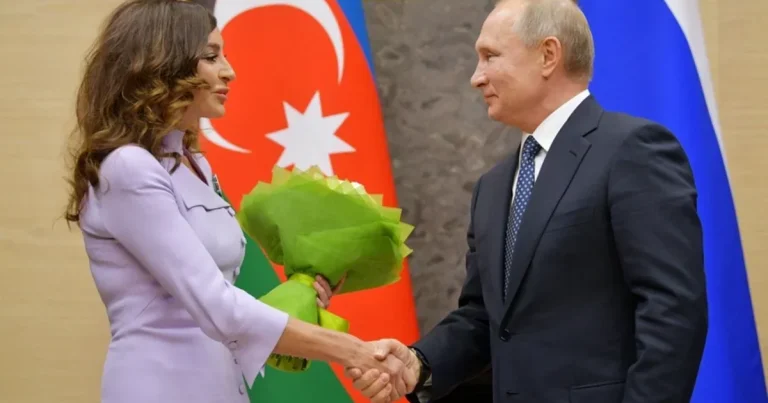 Vladimir Putin Birinci vitse-prezident Mehriban Əliyevanı təbrik edib