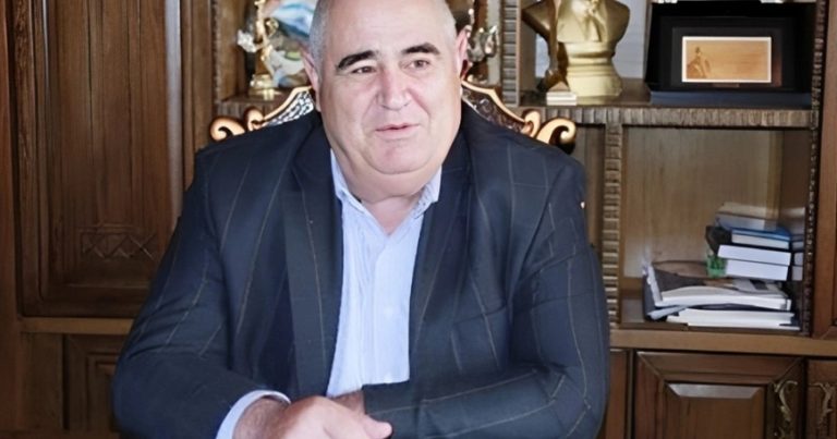 “Şərurlu İsfəndiyar”dan ŞOK AÇIQLAMA: “Mən rəsmi şəkildə rektoram” – VİDEO “Şərurlu İsfəndiyar”dan ŞOK AÇIQLAMA: “Mən rəsmi şəkildə rektoram” – VİDEO