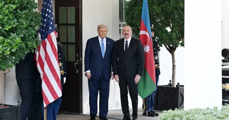 İlham Əliyevlə Donald Tramp arasında telefon danışığı olub
