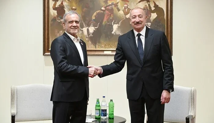 İlham Əliyev Pezeşkiana zəng etdi