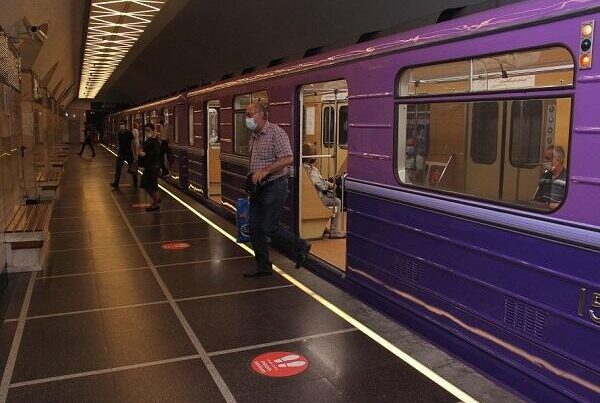 Metronun bu stansiyaları 1 saat gec bağlanacaq Metronun bu stansiyaları 1 saat gec bağlanacaq