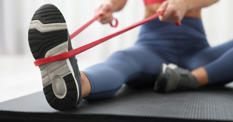 Fitnes məşqçisi payız yorğunluğu və əhval-ruhiyyənin aşağı düşməsinə qarşı 5 məşq tövsiyə edib