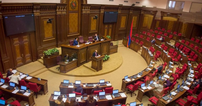“Artsax məsələsi” İrəvan parlamentinə qayıtdı – yenə status istəyirlər