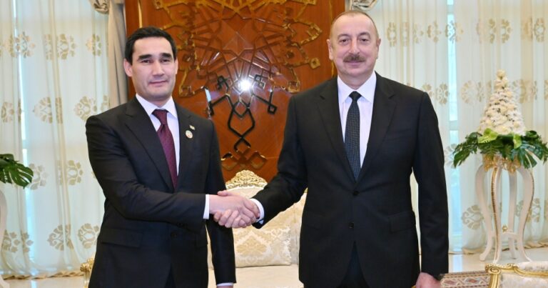 İlham Əliyev Sərdar Berdiməhəmmədovu təbrik etdi