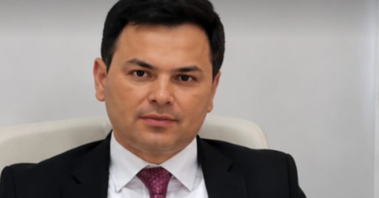 40 ilin həkimini işdən çıxarmışdı – Vəzifəsindən azad edildi