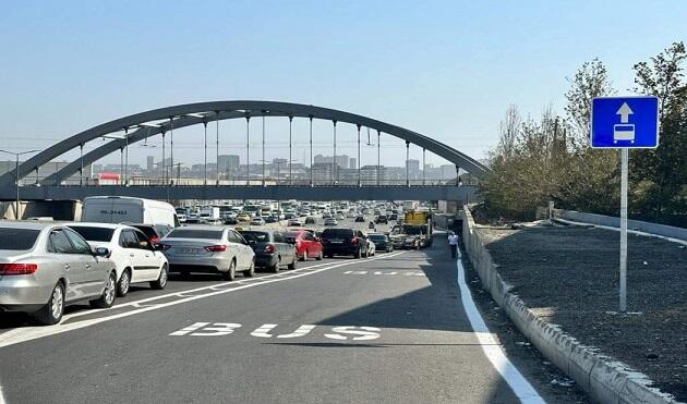 Bakı-Sumqayıt yolunda yeni avtobus zolağı təşkil edildi